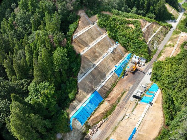 朝日温海道路 大須戸地区道路その15工事 写真